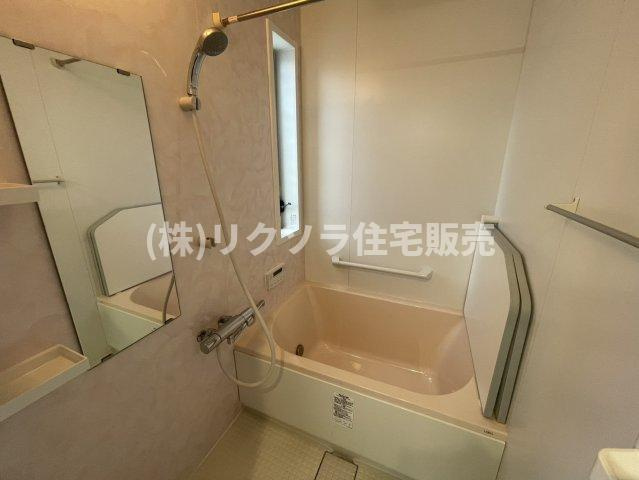 東光町2丁目　中古一戸建ての浴室|浴室乾燥機付き
■物件内覧・資金計画相談・住宅ローン相談、リフォーム相談、お問合せ受付中■
※当日・翌日のご内覧、ご相談はお電話でのお問合せがスムーズです！