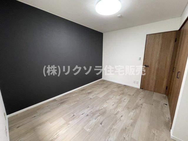東光町2丁目　中古一戸建ての洋室|洋室6.5帖
■物件内覧・資金計画相談・住宅ローン相談、リフォーム相談、お問合せ受付中■
※当日・翌日のご内覧、ご相談はお電話でのお問合せがスムーズです！