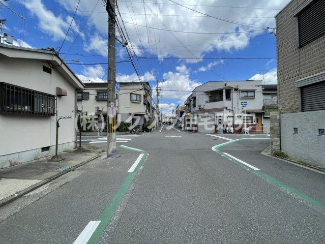 東光町2丁目　中古一戸建ての前面道路含む現地写真|■物件内覧・資金計画相談・住宅ローン相談、リフォーム相談、お問合せ受付中■
※当日・翌日のご内覧、ご相談はお電話でのお問合せがスムーズです！