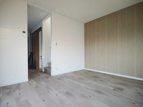 東光町2丁目　中古一戸建ての居間・リビング|LDK12.5帖
■物件内覧・資金計画相談・住宅ローン相談、リフォーム相談、お問合せ受付中■
※当日・翌日のご内覧、ご相談はお電話でのお問合せがスムーズです！