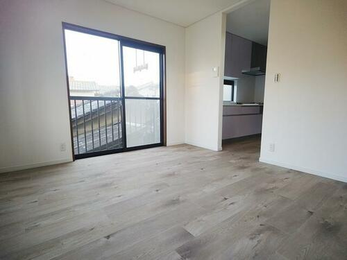 東光町2丁目　中古一戸建ての居間・リビング|LDK12.5帖
■物件内覧・資金計画相談・住宅ローン相談、リフォーム相談、お問合せ受付中■
※当日・翌日のご内覧、ご相談はお電話でのお問合せがスムーズです！