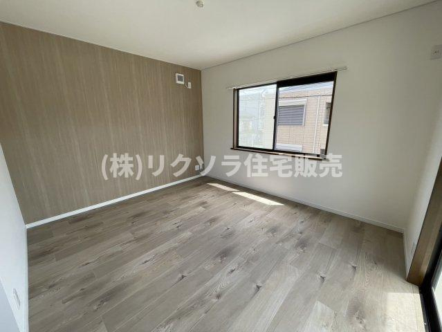 東光町2丁目　中古一戸建ての居間・リビング|LDK12.5帖
■物件内覧・資金計画相談・住宅ローン相談、リフォーム相談、お問合せ受付中■
※当日・翌日のご内覧、ご相談はお電話でのお問合せがスムーズです！