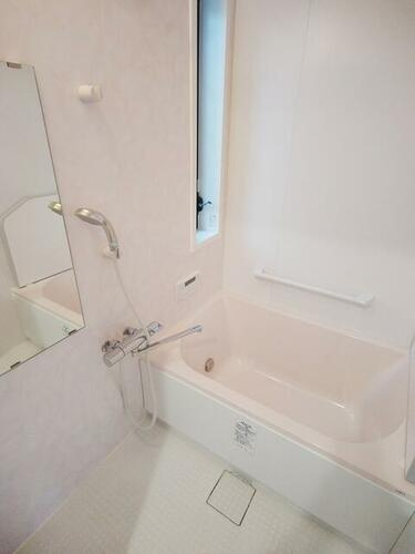 東光町2丁目　中古一戸建ての浴室|ユニットバス
■物件内覧・資金計画相談・住宅ローン相談、リフォーム相談、お問合せ受付中■
※当日・翌日のご内覧、ご相談はお電話でのお問合せがスムーズです！