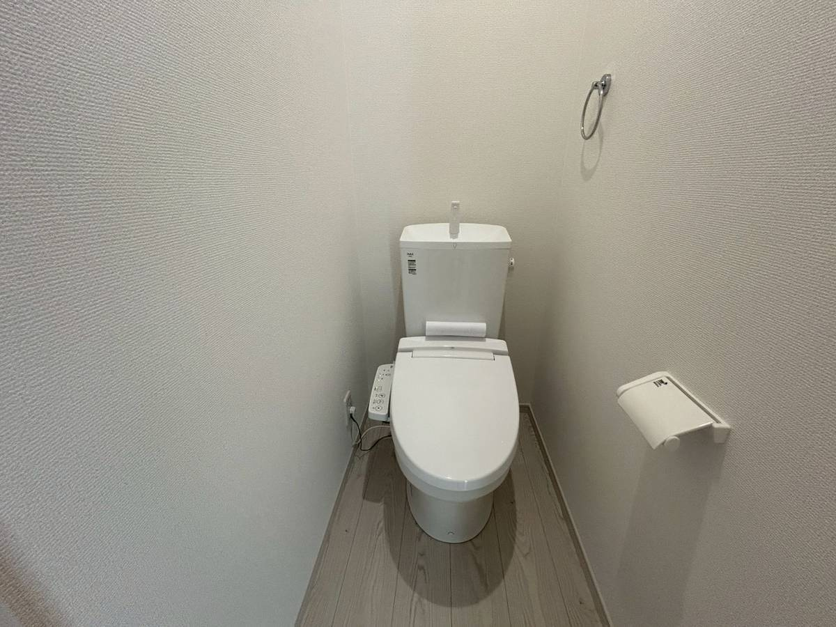 【価格改定】京都市西京区大原野鳥見町１期のトイレ|2階トイレ