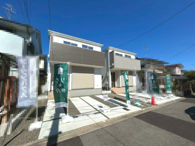 【価格改定】京都市西京区大原野鳥見町１期の前面道路含む現地写真|駐車場2台可能！
玄関前広々としております。