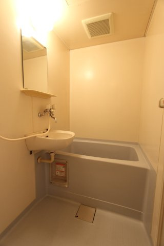 シェルコート則武の浴室