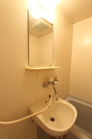 シェルコート則武の洗面所