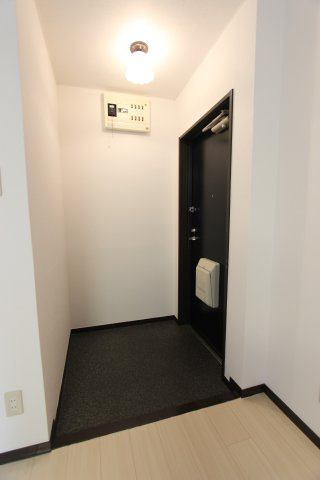 シェルコート則武の玄関