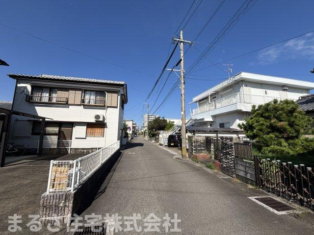 潮見町　土地の前面道路含む現地写真