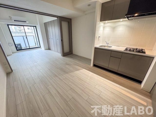 S-RESIDENCE阿波座bouncyの居間・リビング