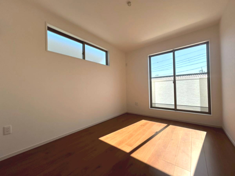 京都市西京区大原野鳥見町１期の洋室|南東洋室6帖
バルコニーへ出入り可能な洋室です！