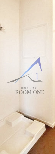 レフィナードソメイＢ棟の設備|洗濯機置き場です。