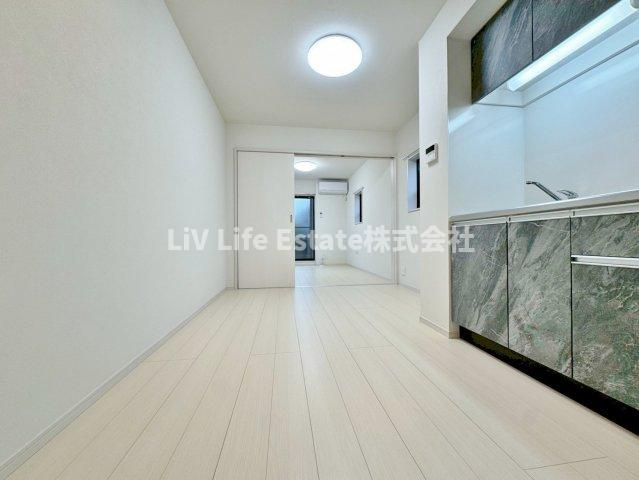 ＳＯＬＡＳＩＡ　ｒｅｓｉｄｅｎｃｅ　西東京　元イクシオ NAKAMACHI の居間・リビング