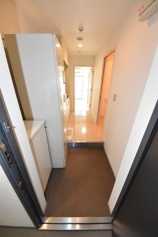 フィオレ立売堀の玄関