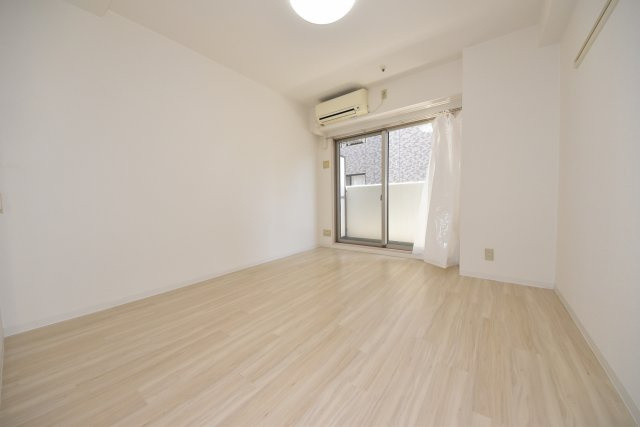 フィオレ立売堀の居間・リビング