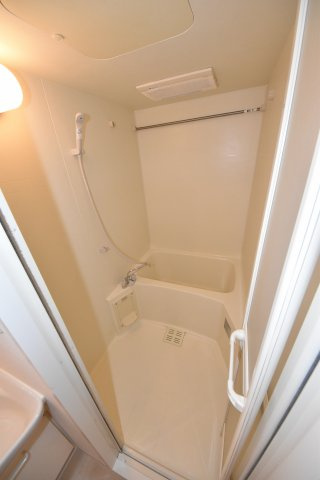 フィオレ立売堀の浴室