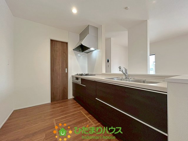 古河上辺見第10　新築一戸建て　01　リーブルガーデンのキッチン