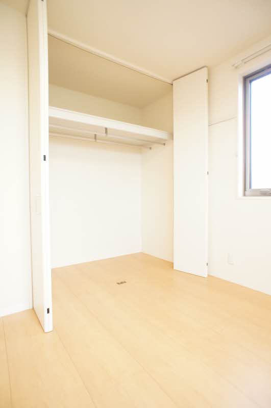 ソレイユ・ヴェルジェ Bの収納|7.5帖洋室収納