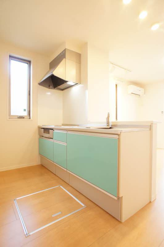 ソレイユ・ヴェルジェ Bのキッチン|IHヒーターのカウンターキッチン