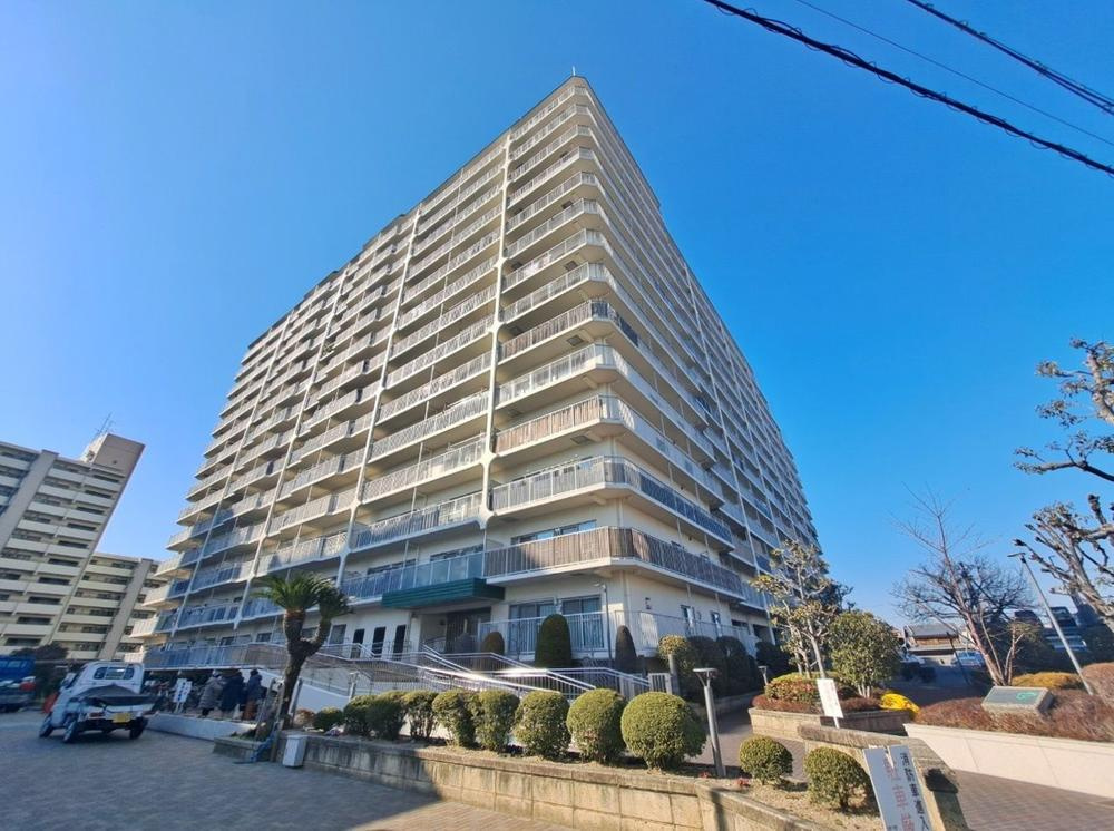 守口スカイハイツの外観|新しい生活にいかがでしょうか？外観はお住まいの顔になります。こだわりたいポイントですね。水回りリフォームやリノベーションも承ってます。
■現地見学・資金計画相談・住宅ローン相談もお問合せ受付中■