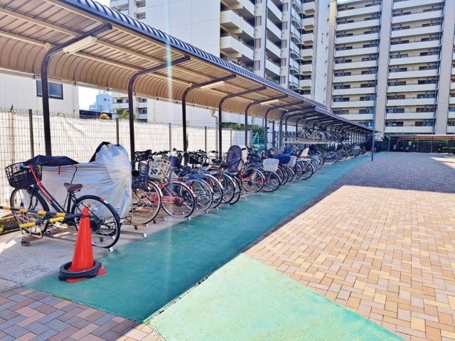 守口スカイハイツの駐輪場|■物件内覧・資金計画相談・住宅ローン相談、リフォーム相談、お問合せ受付中■
※当日・翌日のご内覧、ご相談はお電話でのお問合せがスムーズです！