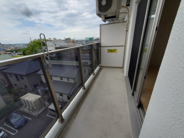 プリミエール常滑駅前のバルコニー