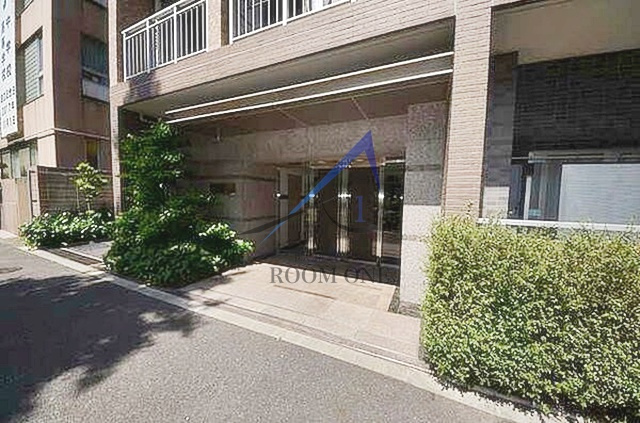 エコロジー白山レジデンスのエントランス