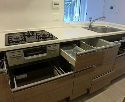 【キッチン】 | シャリエ亀戸リーディングイースト | コンパクトなキッチンで掃除もラクラク