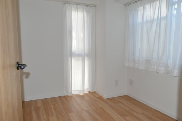 多摩市豊ヶ丘１丁目の中古マンションの洋室