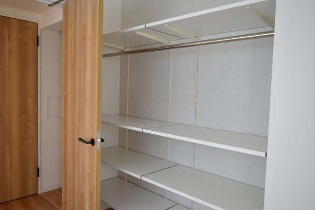 多摩市豊ヶ丘１丁目の中古マンションの収納