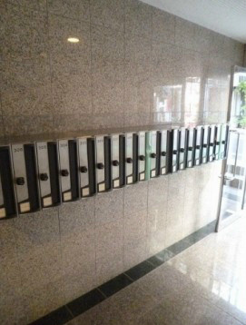 杉並区荻窪２丁目の賃貸マンションのエントランス