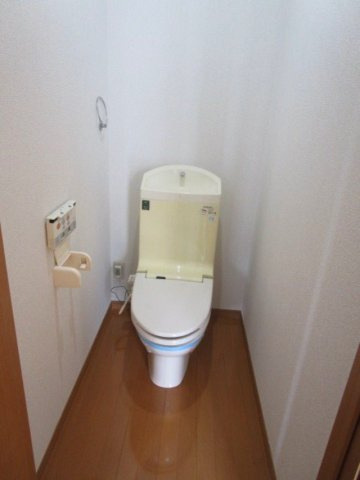 ハミングハイツのトイレ|ゆったりとした空間のトイレです
