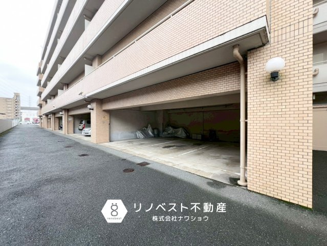 ダイアパレス新石切の駐車場