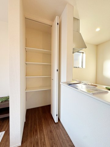 新築戸建・新築建売　福島市御山字沢田【長期優良住宅】御山小・清水中の収納|可動棚付きなので物の大きさによって高さを変えられるので便利！