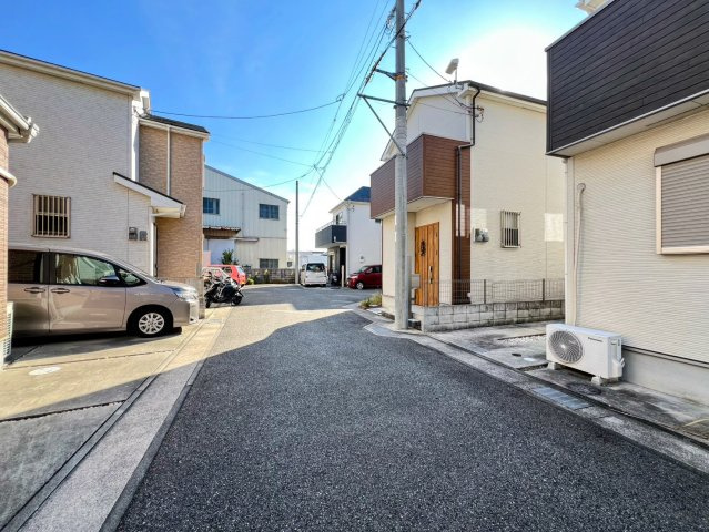 北伊丹6丁目の前面道路含む現地写真