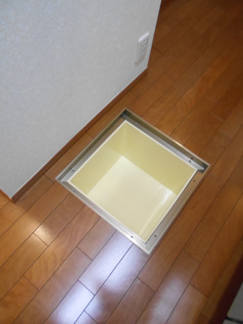 アドニスガーデンの内装|★床下収納★