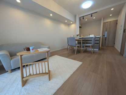 【居間・リビング】ベルヴィル高崎中居町 