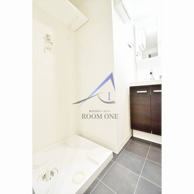 リュクスマンション北千住の設備|洗濯機置き場です。