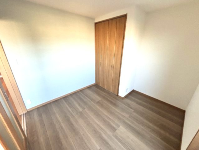 リアライズ箕岡の寝室