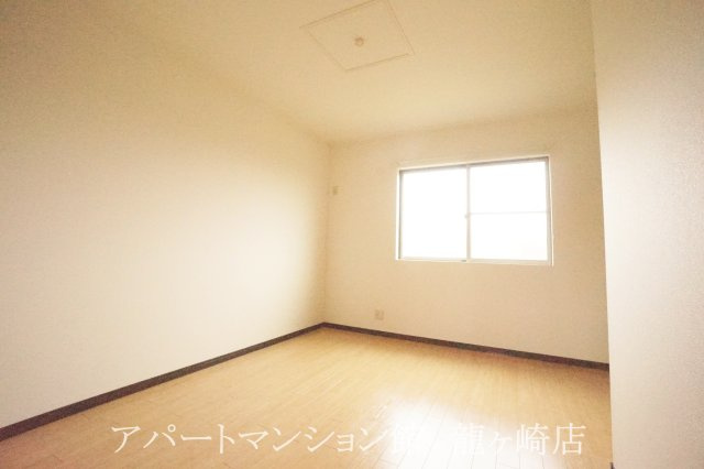 フェニックス雅の洋室