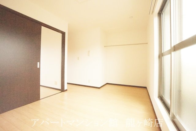 フェニックス雅の洋室