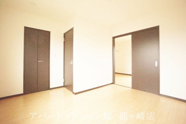 フェニックス雅の洋室