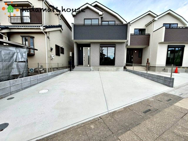 西区指扇996番　新築戸建　ハートフルタウンAの駐車場