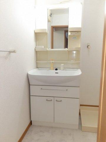 セントラルビレッジＡの洗面所|広い洗面スペースです★