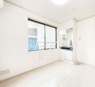 【居間・リビング】 | イルビラージュ平和台 | 洋室のお部屋です。