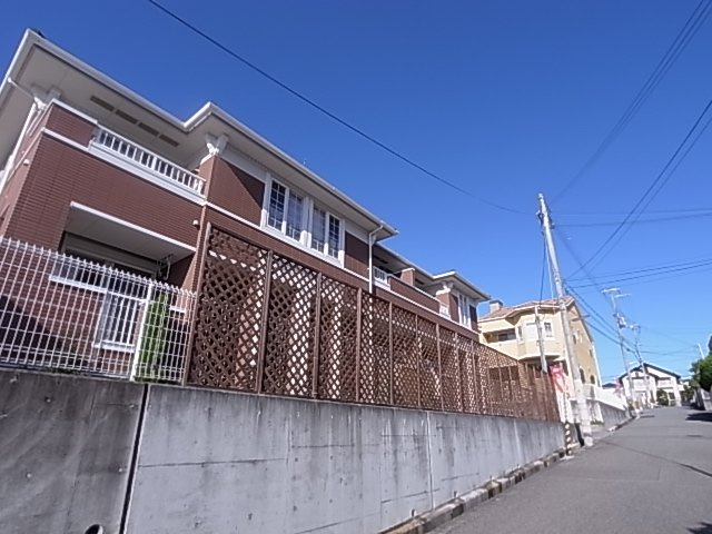 神戸市須磨区東落合２丁目のアパートの外観