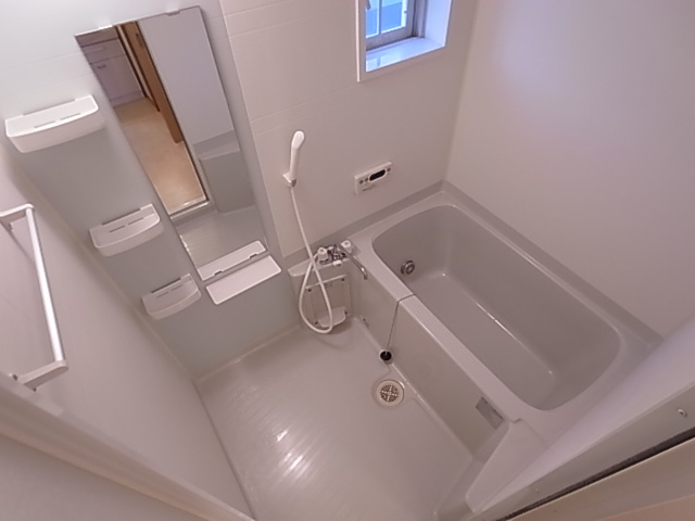 神戸市須磨区東落合２丁目のアパートの浴室