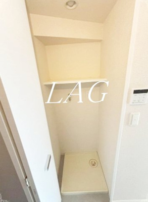 【設備】 | ムーブメンツ西早稲田 | 室内洗濯機置き場です