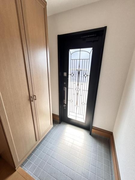小山市小山　中古戸建の玄関