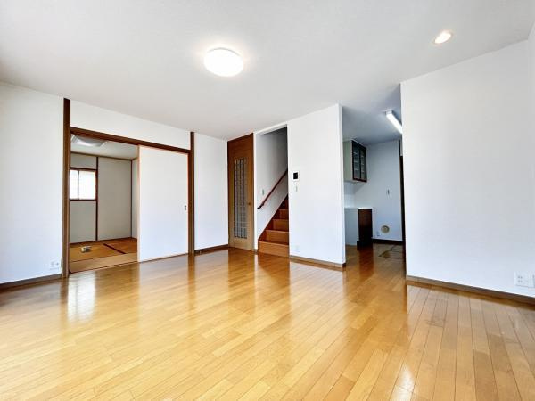 小山市小山　中古戸建の居間・リビング